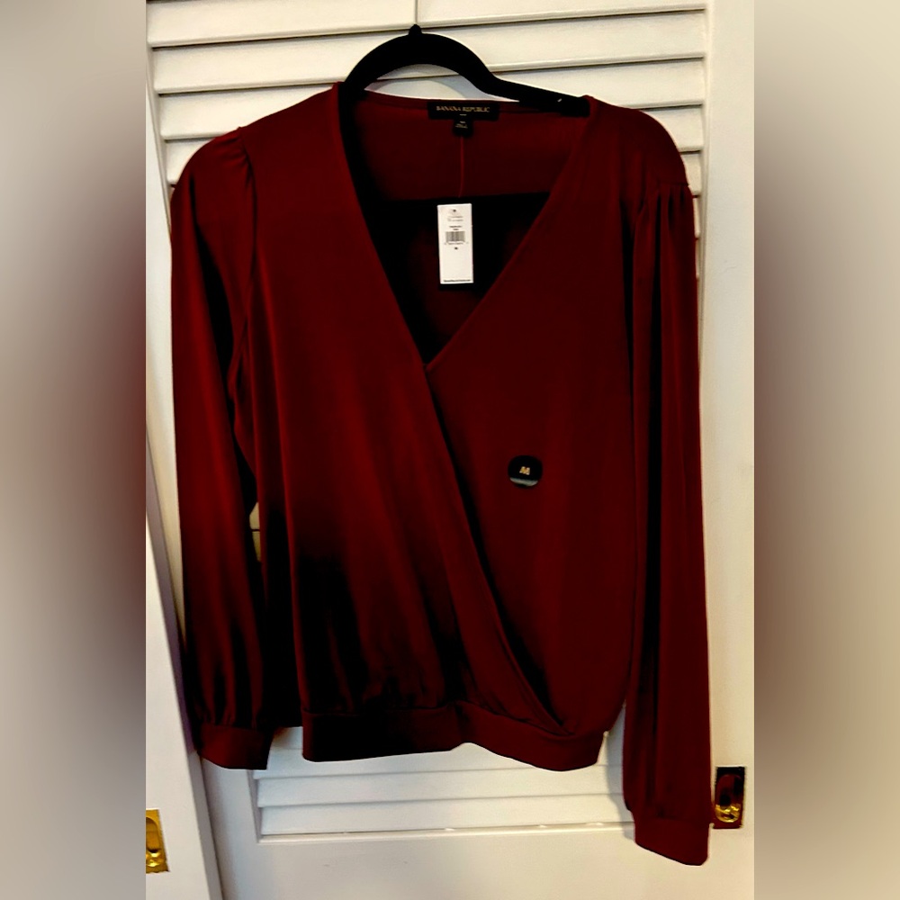NWT Banana Republic Crepe Wrap Top SizeM
Color:Beet Root
